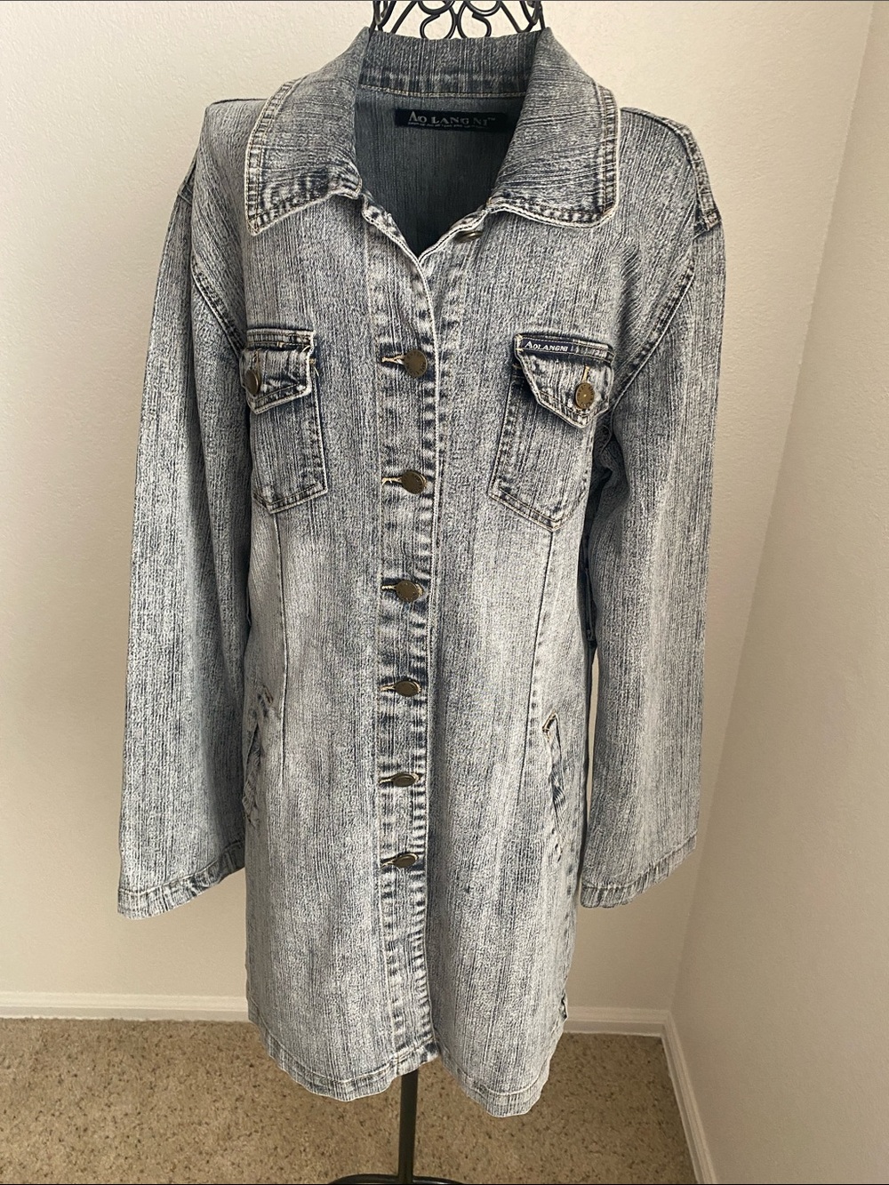 Ao Lang Ni Light Acid Wash Jean Jacket in Washed Gray